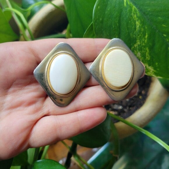 Vintage Modernist Chunky Stud Earrings - Picture 10 of 12